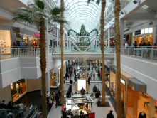 2ndary to Roseville's Galleria, Arden Fair Mall is the end-all of malls in the Greater Sacramento Area.
